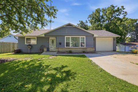 Photo of 1308 S 9th St, Watertown, WI 53094 (MLS # 1975580)