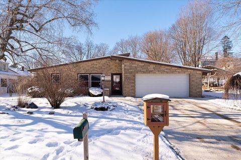 Photo of 414 S East Ave, Viroqua, WI 54665 (MLS # 1949066)
