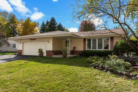Photo of W156N10945 Catskill Ln, Germantown, WI 53022 (MLS # 1939431)