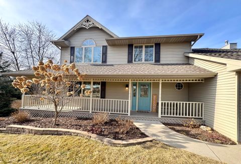 Photo of 32612 Trail Ln, Burlington, WI 53105 (MLS # 1952992)