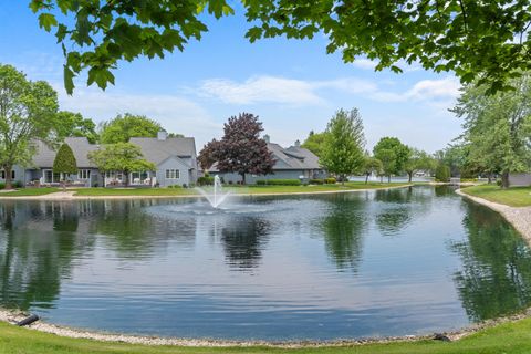 Photo of 10109 N Gettysburg Ct, Mequon, WI 53092 (MLS # 1921260)