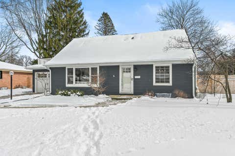 Photo of W61N878 Arbor Dr, Cedarburg, WI 53012 (MLS # 1907313)