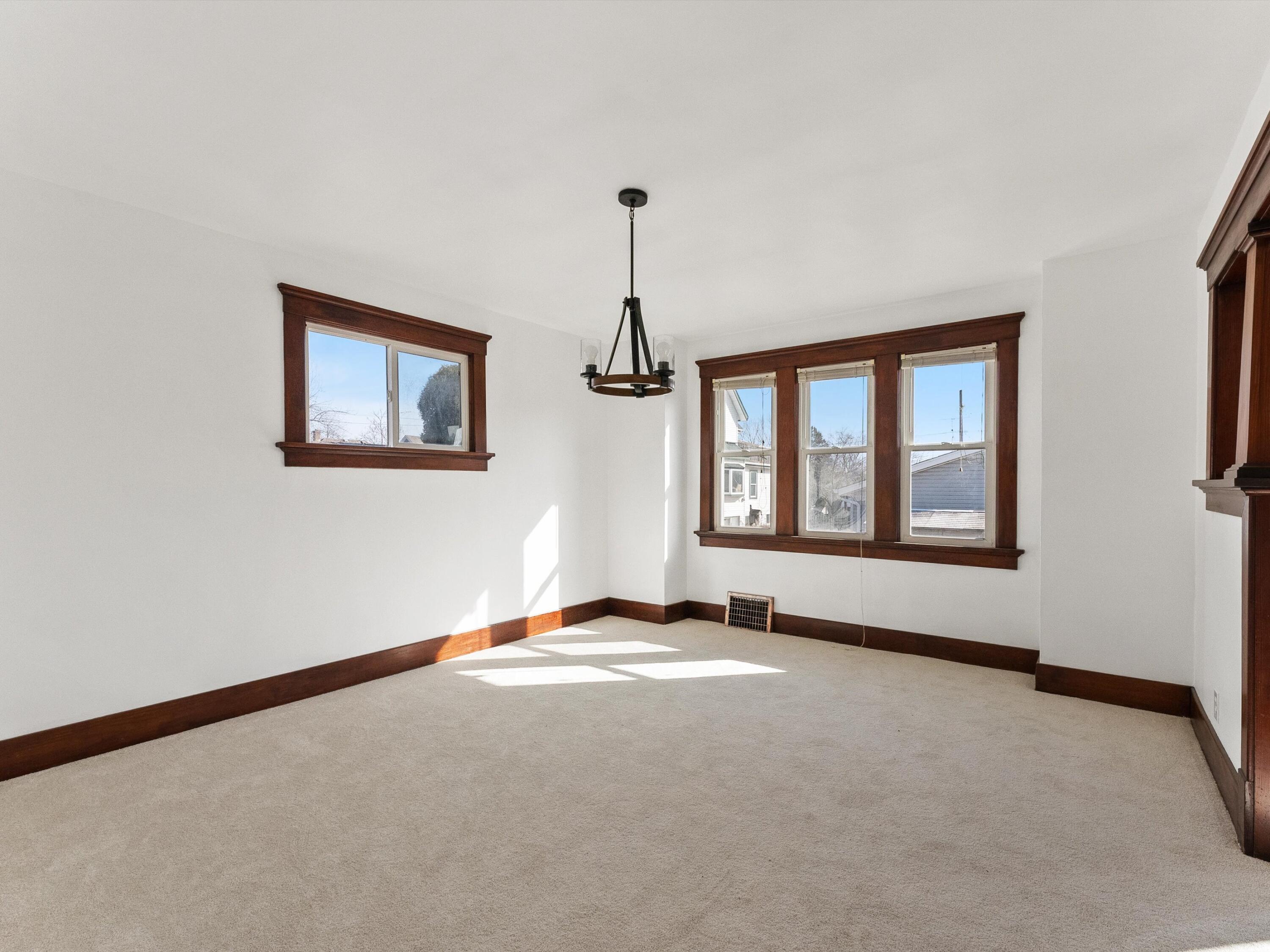 Manitowoc, Wisconsin 54220, United States, 3 Bedrooms Bedrooms, ,1 BathroomBathrooms,Residential,Active,87616