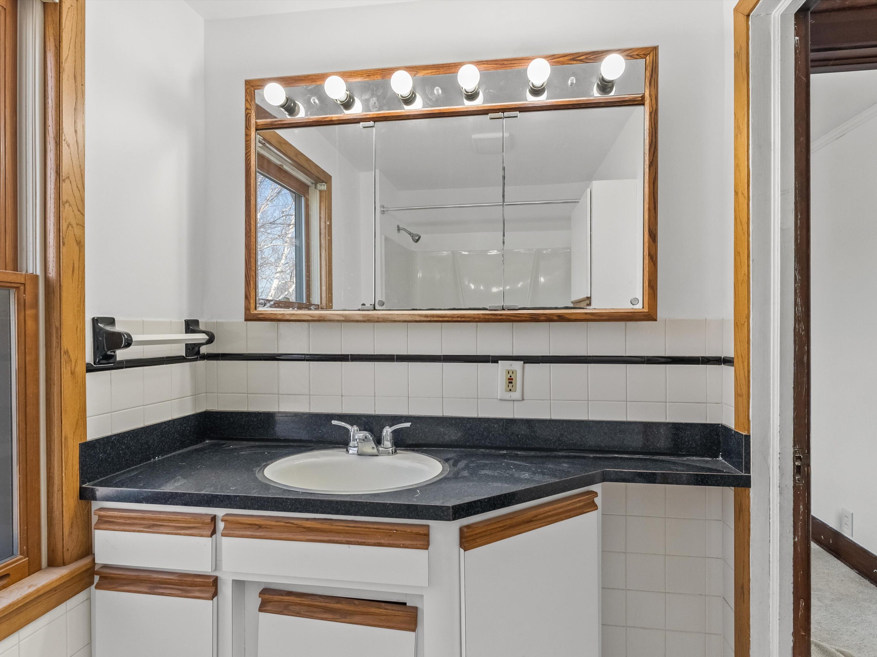 Manitowoc, Wisconsin 54220, United States, 3 Bedrooms Bedrooms, ,1 BathroomBathrooms,Residential,Active,87616