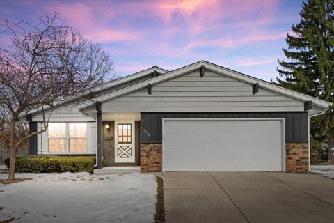 Photo of 1226 Market Pl, Waukesha, WI 53189 (MLS # 1950522)