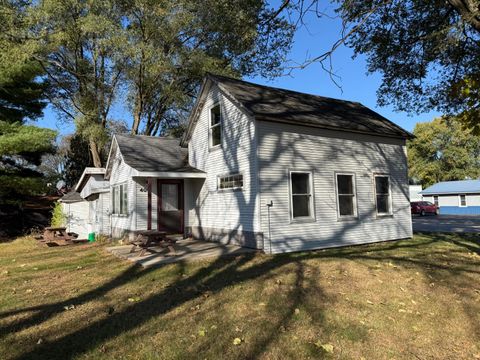 Photo of 400 Chestnut St, Boscobel, WI 53805 (MLS # 1941122) Photo of 400 Chestnut St, Boscobel, WI 53805 (MLS # 1941122)