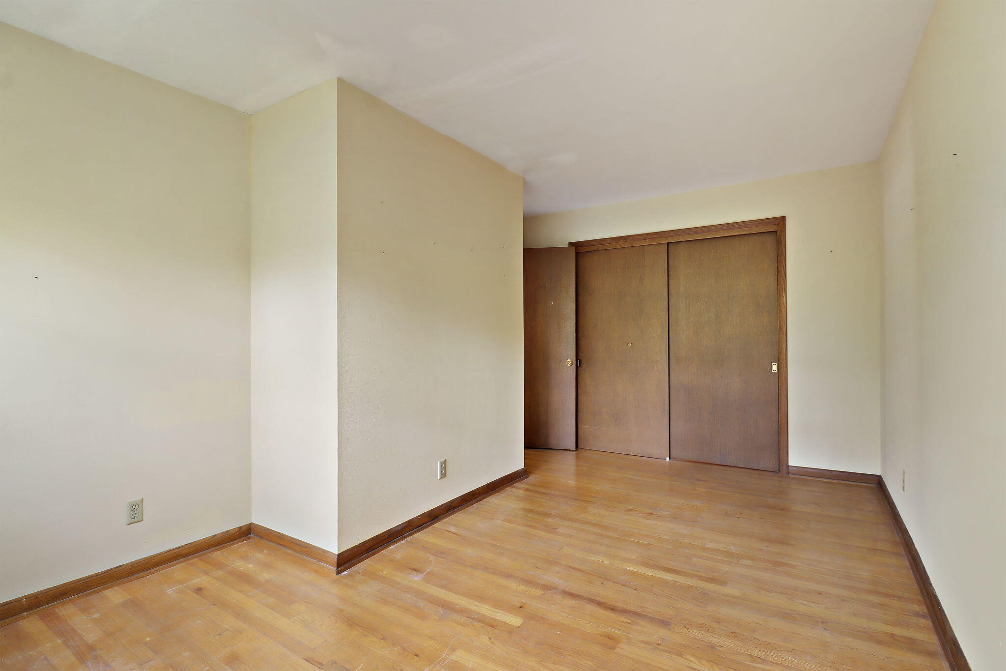 Caledonia, Wisconsin 53406, United States, 4 Bedrooms Bedrooms, ,3 BathroomsBathrooms,Residential,Active,193904