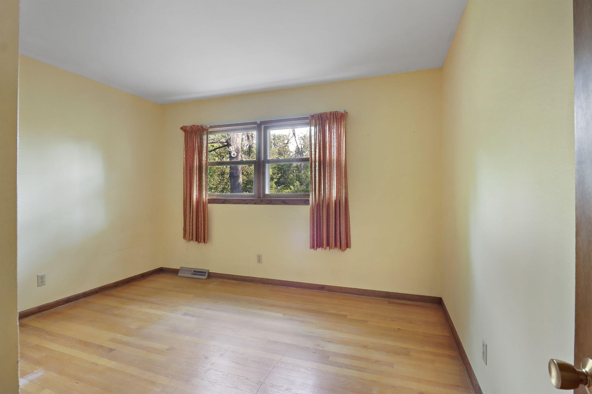 Caledonia, Wisconsin 53406, United States, 4 Bedrooms Bedrooms, ,3 BathroomsBathrooms,Residential,Active,193904