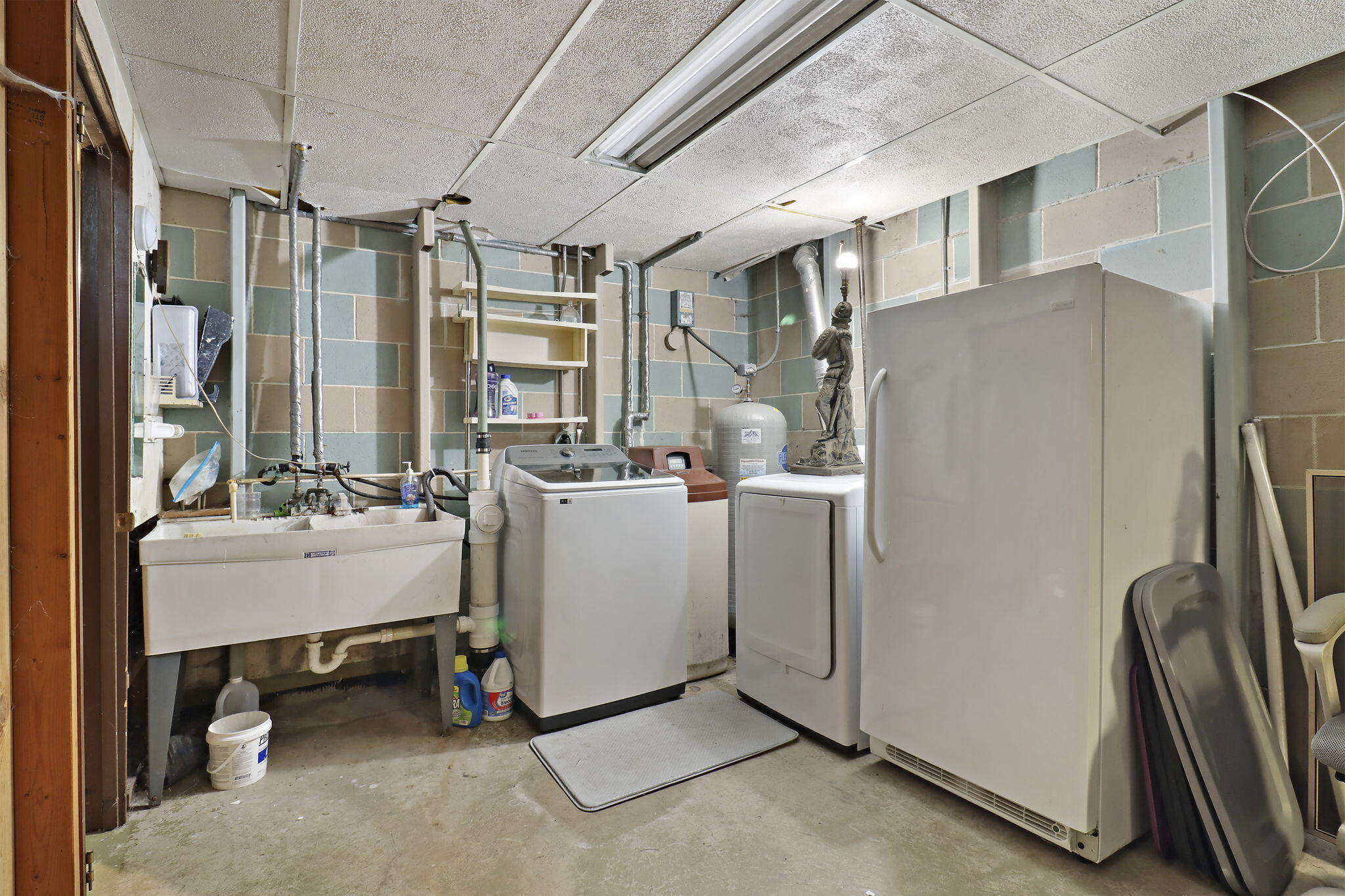 Caledonia, Wisconsin 53406, United States, 4 Bedrooms Bedrooms, ,3 BathroomsBathrooms,Residential,Active,193904