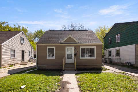 Photo of 4666 N 46th St, Milwaukee, WI 53218 (MLS # 1967222)