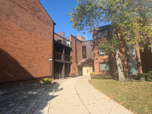 5200 S TUCKAWAY BLVD, MILWAUKEE, WI 53221 - Image 3273a511ec01ac51685ee34940fc5d05/3389686142