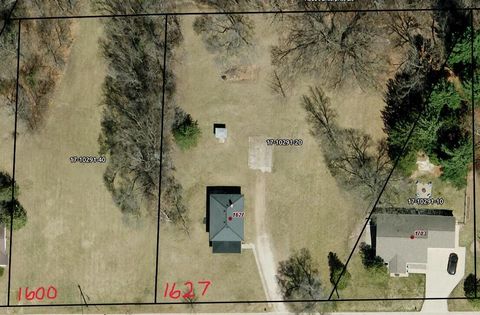 Photo of 1627 St Cloud St, La Crosse, WI 54603 (MLS # 1960892)