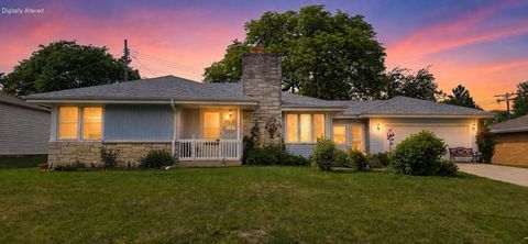 Photo of 8914 W Stuth Ave, West Allis, WI 53227 (MLS # 1967773)