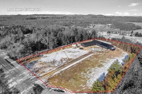 Photo of W14548 Black River Ridge Dr, Melrose, WI 54642 (MLS # 1947378)