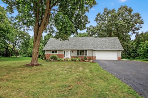 Photo of 2670 Harmony Cir, Brookfield, WI 53045 (MLS # 1927328)