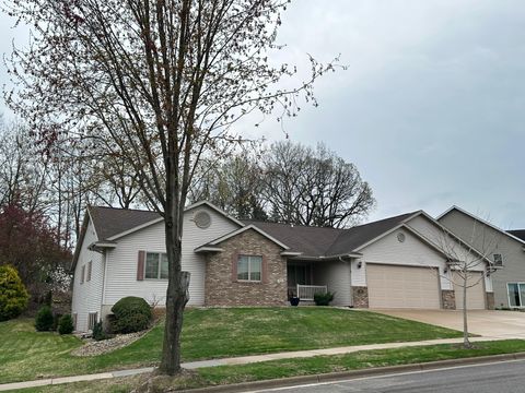 721 Oak Timber Dr, Onalaska, WI 54650 - MLS#: 1915499