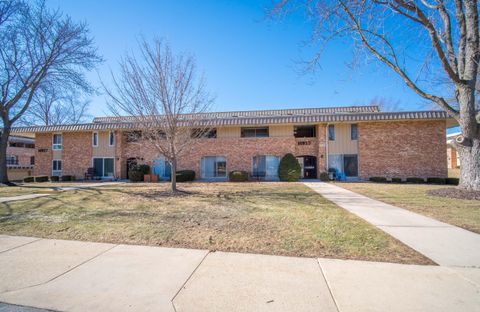 Photo of 11927 W Appleton Ave, Milwaukee, WI 53224 (MLS # 1950859)