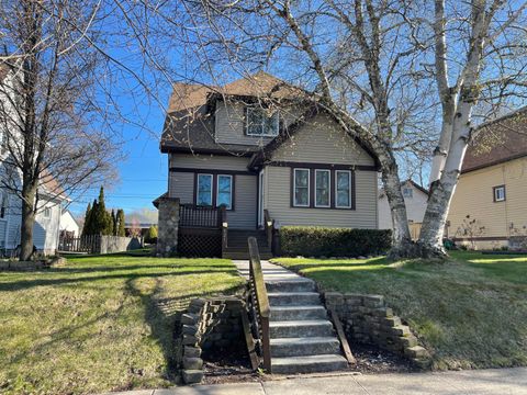 Photo of 421 W Michigan St, Port Washington, WI 53074 (MLS # 1917360)