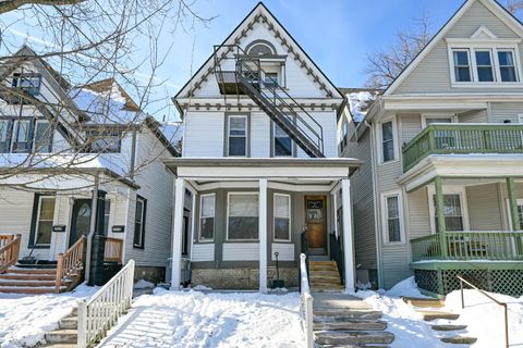 Photo of 2531 N Murray Ave, Milwaukee, WI 53211 (MLS # 1947604)