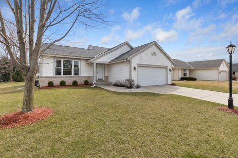 Photo of 3745 Stillwater Cir, Waukesha, WI 53189 (MLS # 1955343)