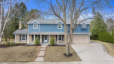 Photo of W61N955 Glenwood Dr, Cedarburg, WI 53012 (MLS # 1913050)