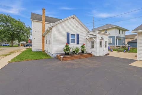 Photo of 129 W Scott St, Fond Du Lac, WI 54935 (MLS # 1976315)