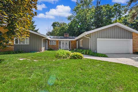 Photo of 6920 N Beech Tree Dr, Glendale, WI 53209 (MLS # 1976448)