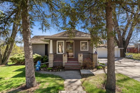 Photo of N69W5779 Bridge Rd, Cedarburg, WI 53012 (MLS # 1959111)