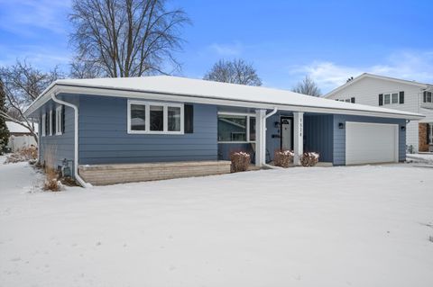 Photo of 1528 Carmen Ave, Sheboygan, WI 53081 (MLS # 1944375)