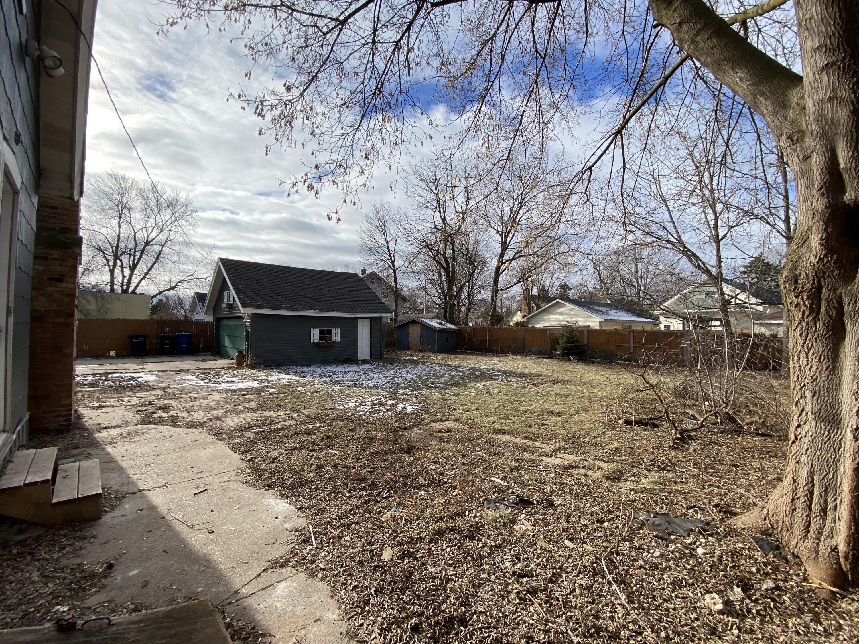 Oshkosh, Wisconsin 54901, United States, 3 Bedrooms Bedrooms, ,3 BathroomsBathrooms,Residential,Active,24812