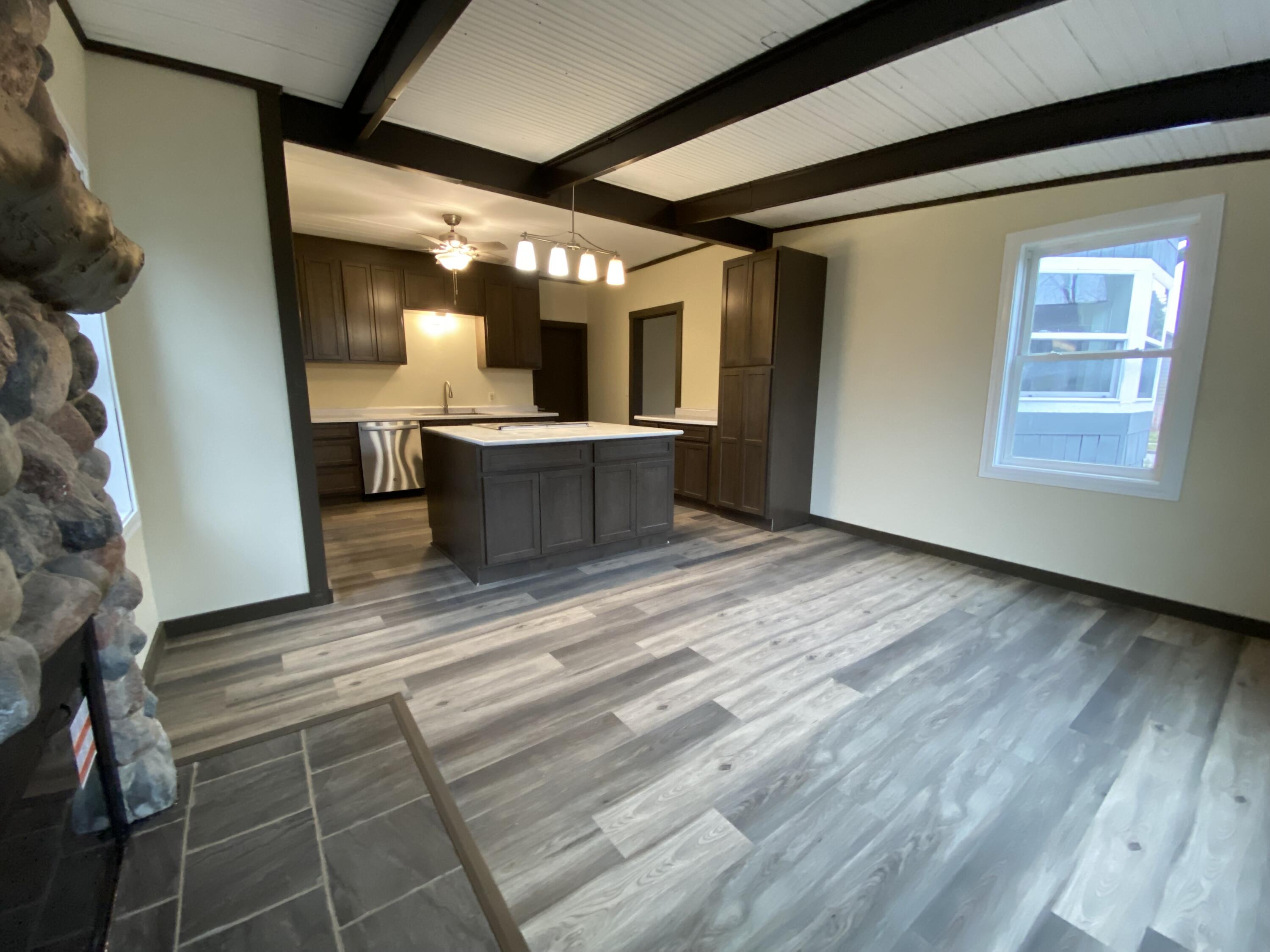 Oshkosh, Wisconsin 54901, United States, 3 Bedrooms Bedrooms, ,3 BathroomsBathrooms,Residential,Active,24812