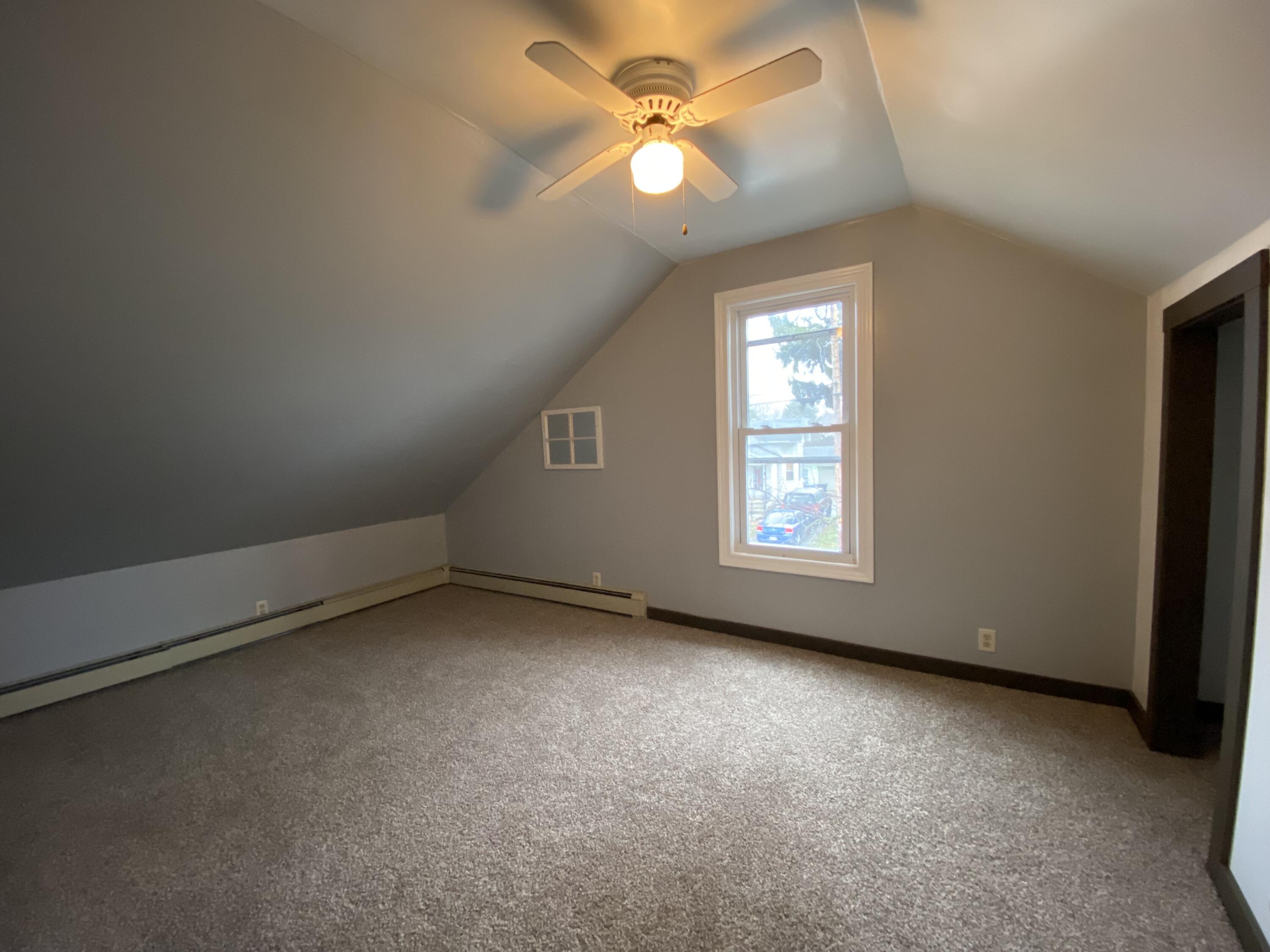 Oshkosh, Wisconsin 54901, United States, 3 Bedrooms Bedrooms, ,3 BathroomsBathrooms,Residential,Active,24812