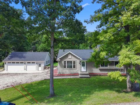 Photo of N3341 Iris Rd, Geneva, WI 53147 (MLS # 1977342)