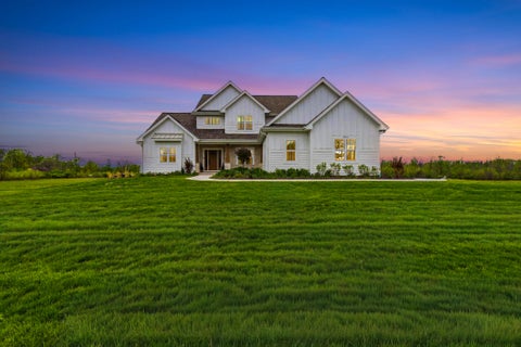 Photo of 14141 N Lake Shore Dr, Mequon, WI 53097 (MLS # 1962836)