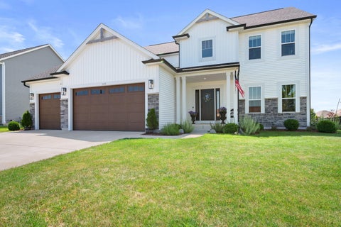 Photo of 1513 Whalen Dr, Oconomowoc, WI 53066 (MLS # 1972281)
