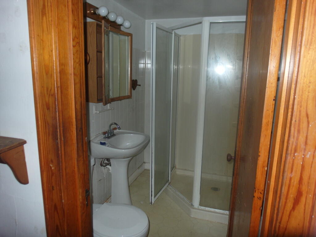 Milwaukee, Wisconsin 53215, United States, 3 Bedrooms Bedrooms, ,2 BathroomsBathrooms,Residential,Active,208746