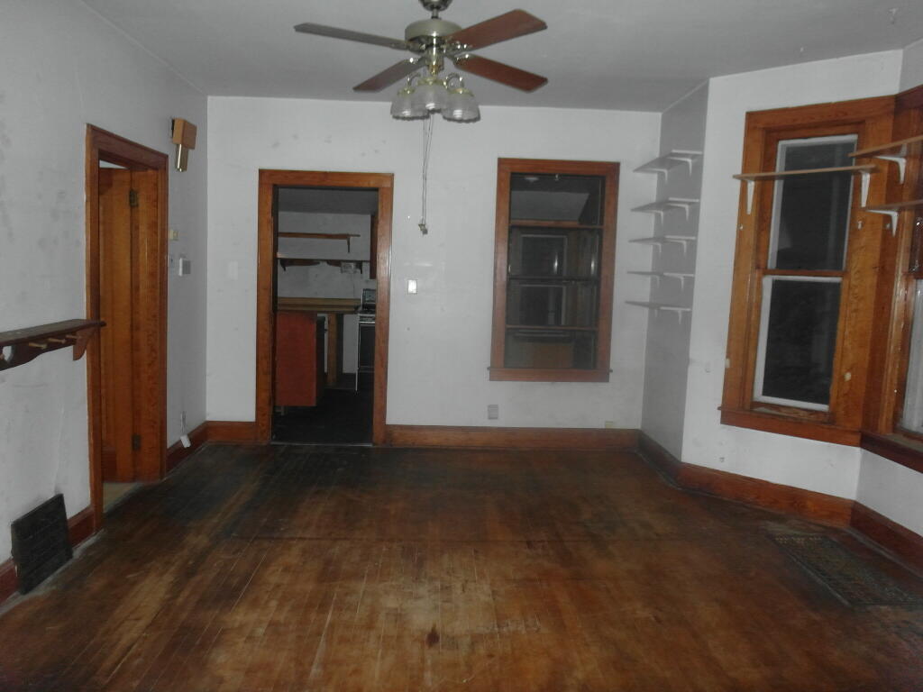 Milwaukee, Wisconsin 53215, United States, 3 Bedrooms Bedrooms, ,2 BathroomsBathrooms,Residential,Active,208746