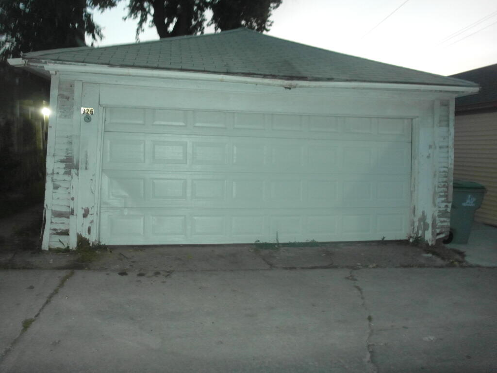 Milwaukee, Wisconsin 53215, United States, 3 Bedrooms Bedrooms, ,2 BathroomsBathrooms,Residential,Active,208746