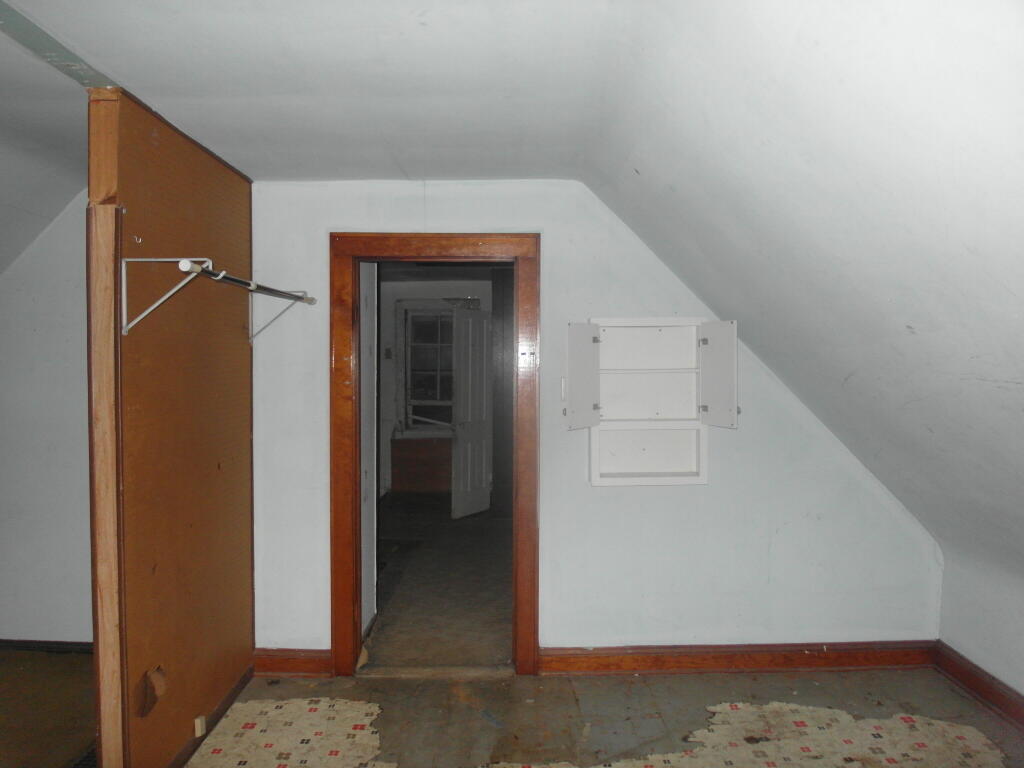 Milwaukee, Wisconsin 53215, United States, 3 Bedrooms Bedrooms, ,2 BathroomsBathrooms,Residential,Active,208746