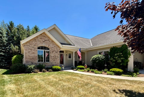 Photo of 1423 Hidden Waters Cir, West Bend, WI 53095 (MLS # 1967934)