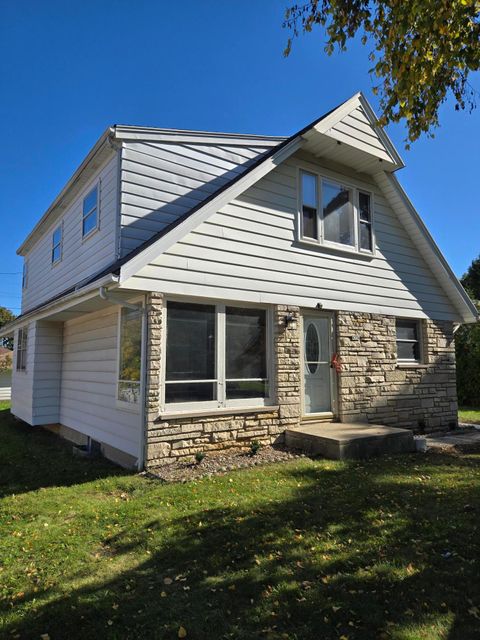 Photo of 4354 N 72nd St, Milwaukee, WI 53216 (MLS # 1940140)
