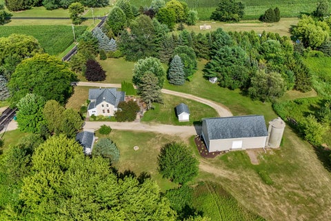 Photo of 4827 Beaver Dam Rd, Barton, WI 53090 (MLS # 1982990)