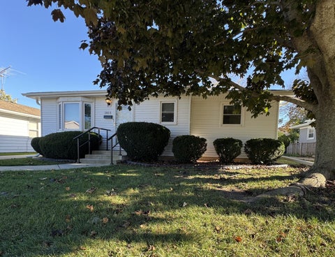 Photo of 1815 Jupiter Ave, Racine, WI 53404 (MLS # 1985668)