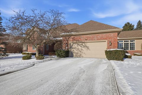 Photo of 10831 N Essex Dr, Mequon, WI 53092 (MLS # 1948834)