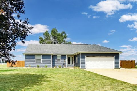 Photo of 528 Valencia St, Delavan, WI 53115 (MLS # 1973256)