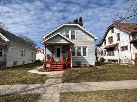 Photo of 1021 S 57th St, West Allis, WI 53214 (MLS # 1958786)