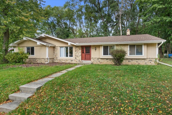 1825 WOLF RD, WAUKESHA, WI 53186 - Image 34dddf8a73489dc94a4cfad5eb8526bb/1436023085