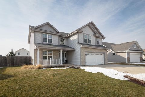 Photo of 558 Yosemite Ave, Hartford, WI 53027 (MLS # 1954806)