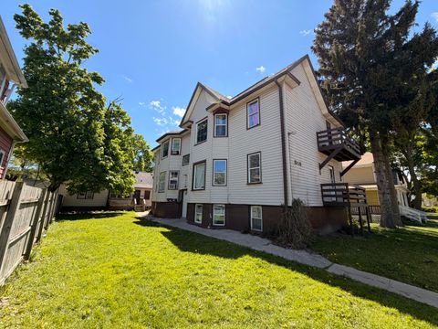 Photo of 1533 Winslow St, Racine, WI 53404 (MLS # 1962507)