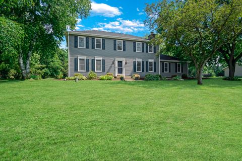 Photo of 1626 Devonshire Dr, Cedarburg, WI 53012 (MLS # 1971003)